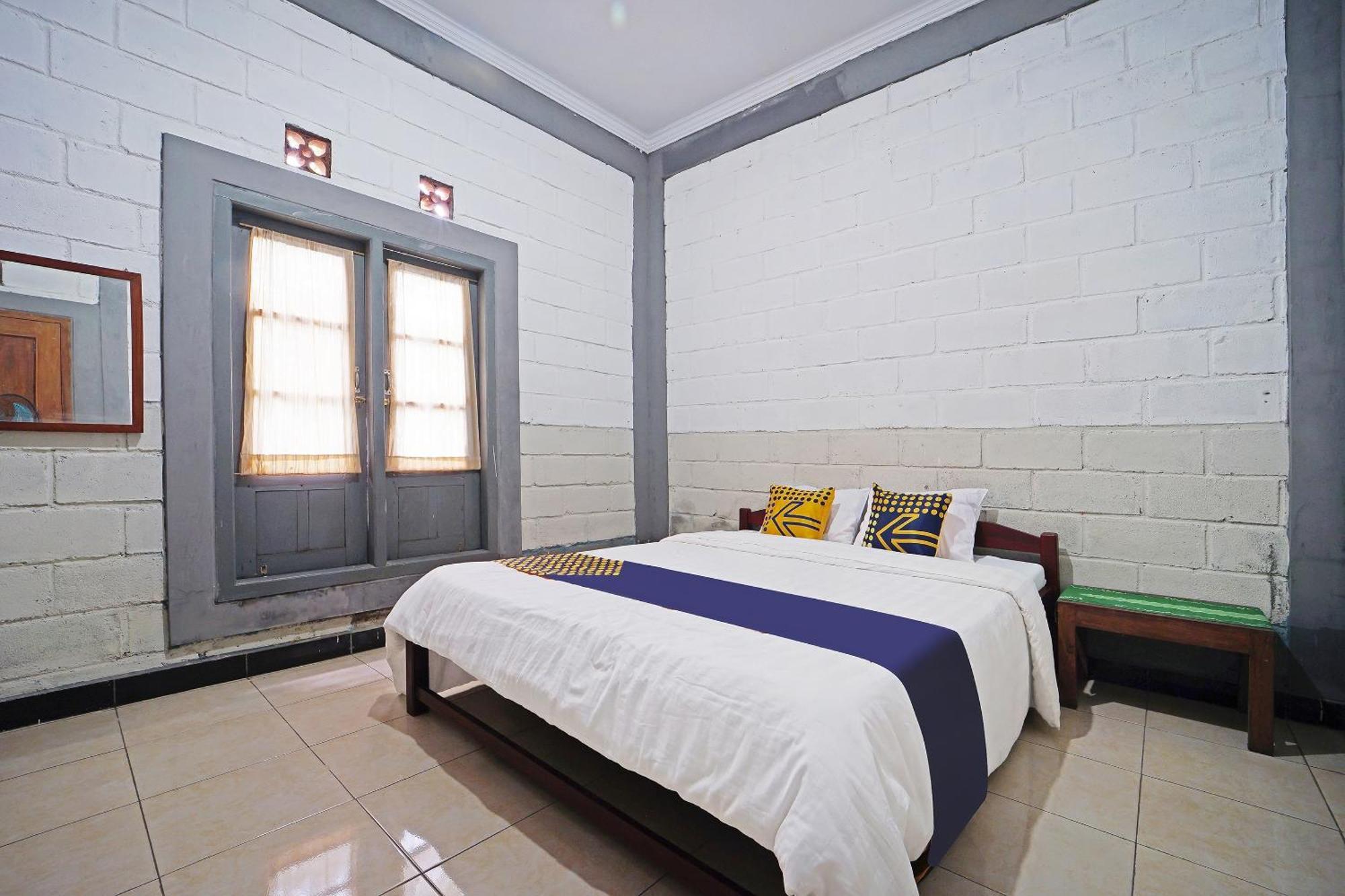Spot On 91085 Griya Estu Wening Hotel Sleman  Exterior photo